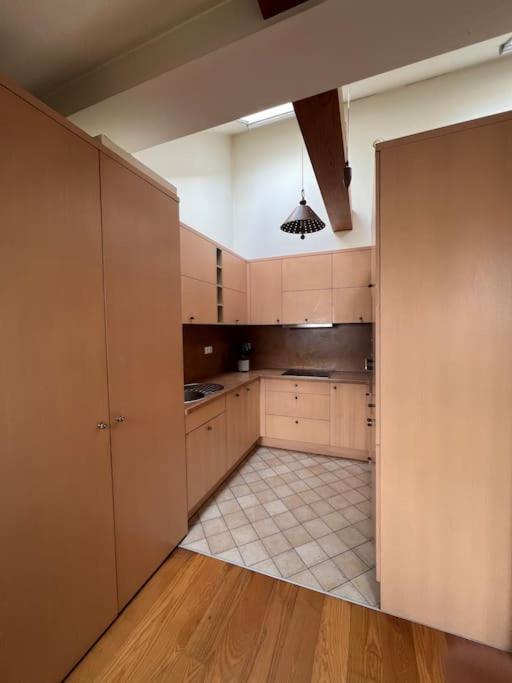 Old Town Apartment With Free Parking Vilnius Esterno foto