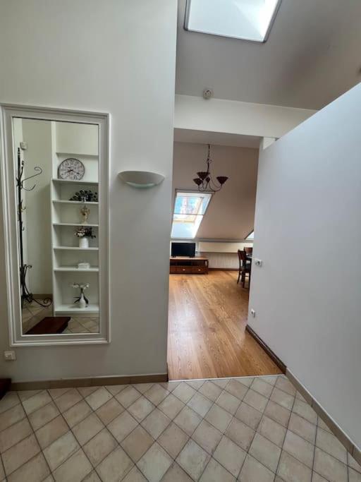 Old Town Apartment With Free Parking Vilnius Esterno foto