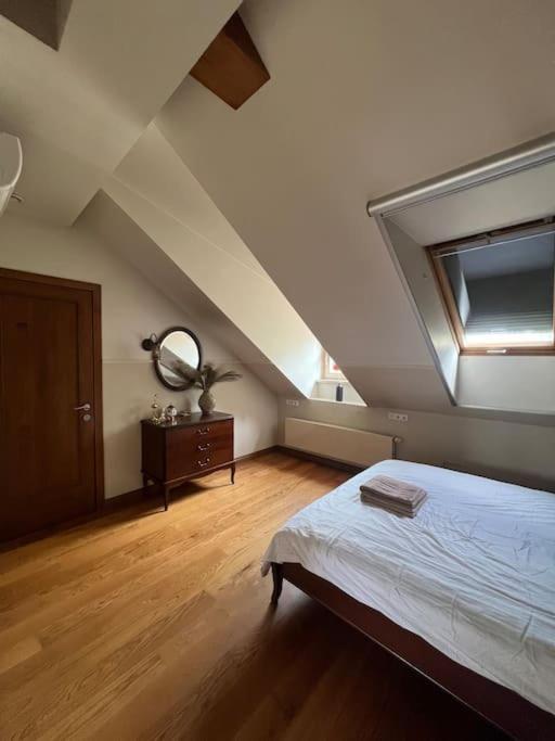 Old Town Apartment With Free Parking Vilnius Esterno foto