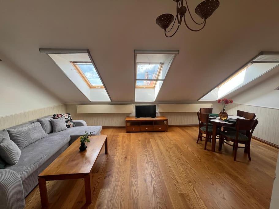 Old Town Apartment With Free Parking Vilnius Esterno foto